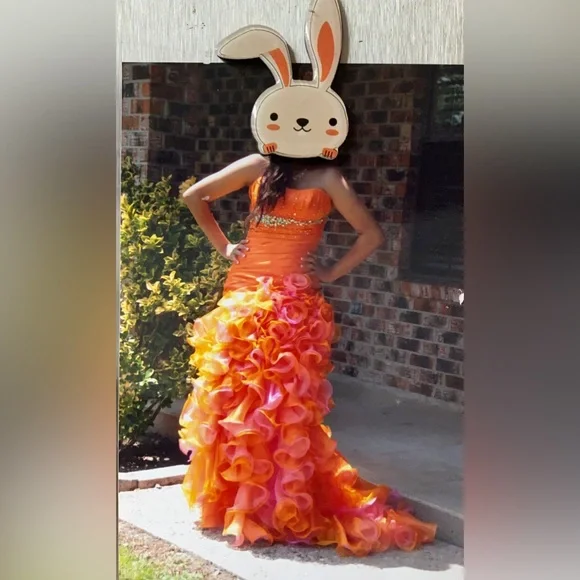 TIFFANY DESIGN DRESS. - Picture 4 of 15